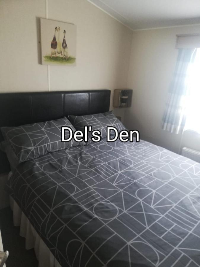 Del'S Den Lakeside Weeley Bridge Экстерьер фото